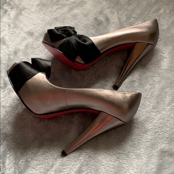 Paris Hilton Destiny Metallic Bronze Peep Toe Pumps with Black Bow - Picture 6 of 8